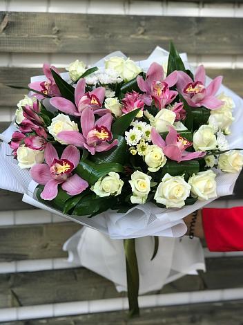 Букет цветов из: Розы и Хризантемы в Лосино-Петровском