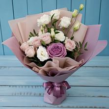 Букет цветов из:  Розы и Лизиантусы в Лосино-Петровском