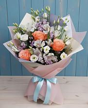 Букет цветов из:  Лизиантусы, Розы, Альстромерии и Гипсофила в Лосино-Петровском