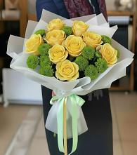 Букет сочно-зеленый в Лосино-Петровском Букет цветов из:  Хризантемы и Розы в Лосино-Петровском