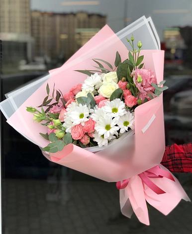 Букет цветов из: Розы, Лизиантусы и Хризантемы в Лосино-Петровском